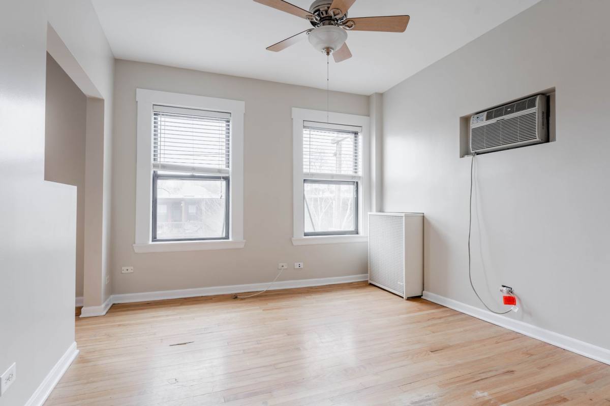 Apartment for rent at 4715 N Malden St, Chicago, IL 60640