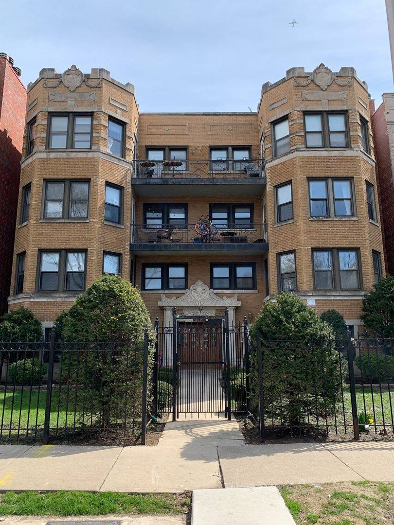 Apartment for rent at 4715 N Malden St, Chicago, IL 60640