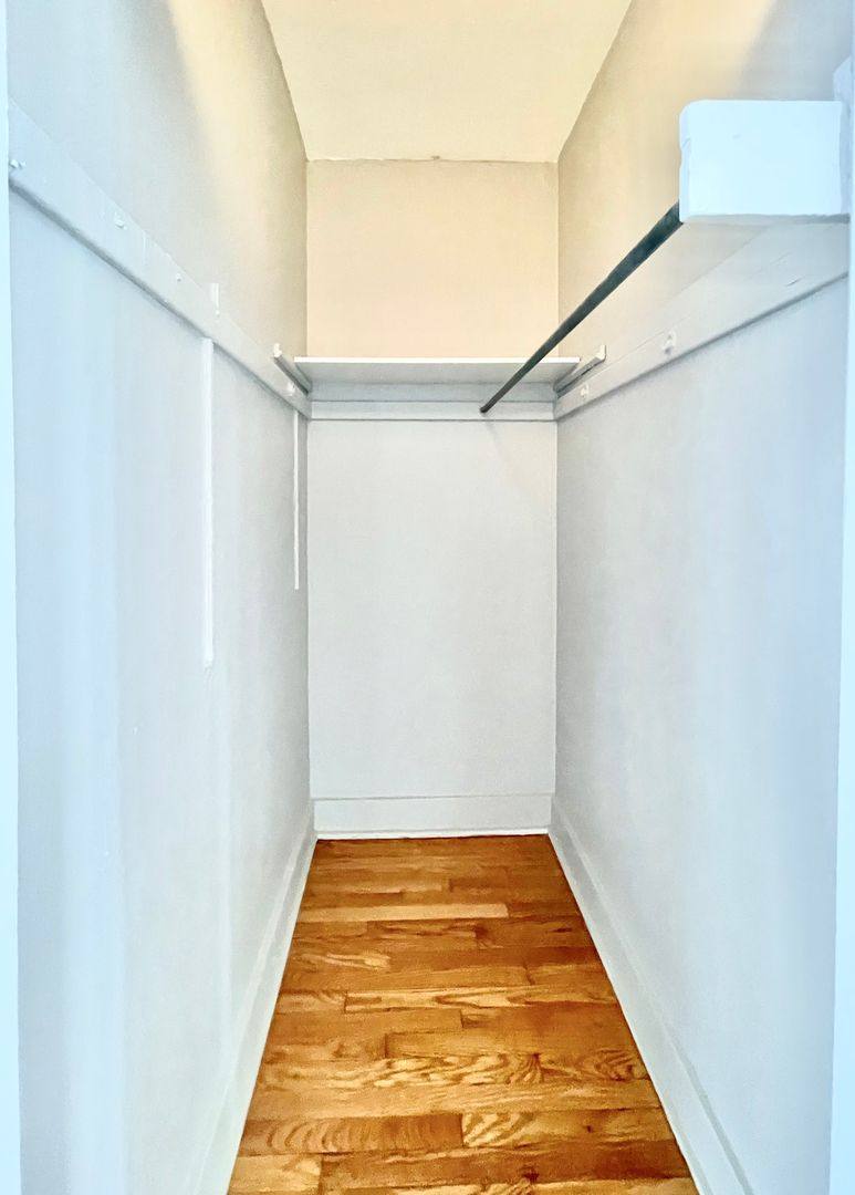 Apartment for rent at 2801 W Lunt, Chicago, IL 60645