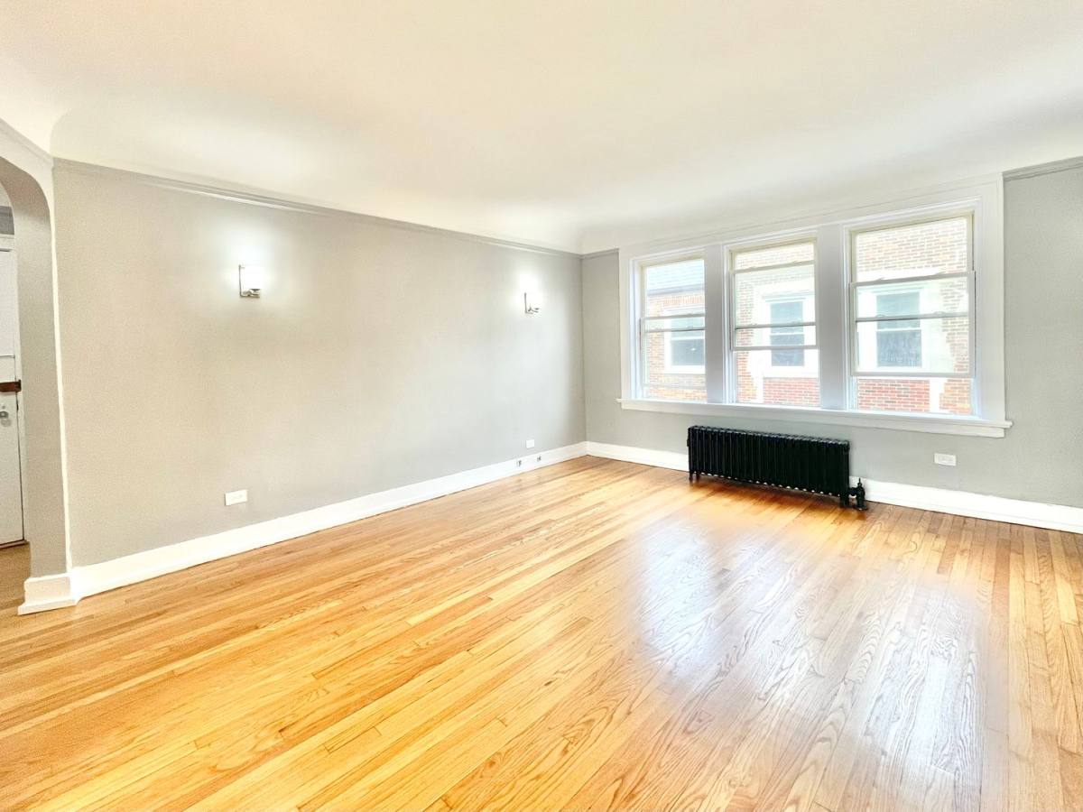 Apartment for rent at 2801 W Lunt, Chicago, IL 60645