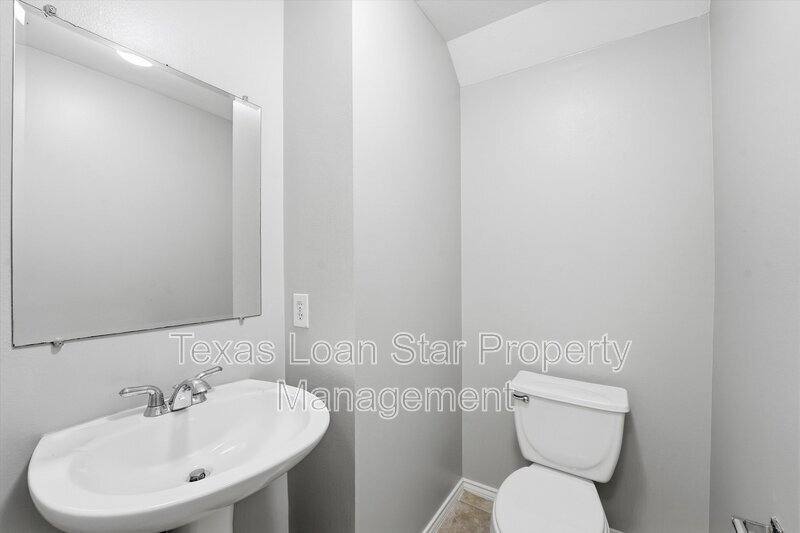Townhouse for rent at 1507 Sutton St, Houston, TX 77006