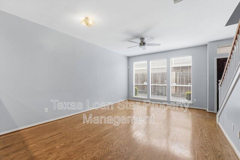 Townhouse for rent at 1507 Sutton St, Houston, TX 77006