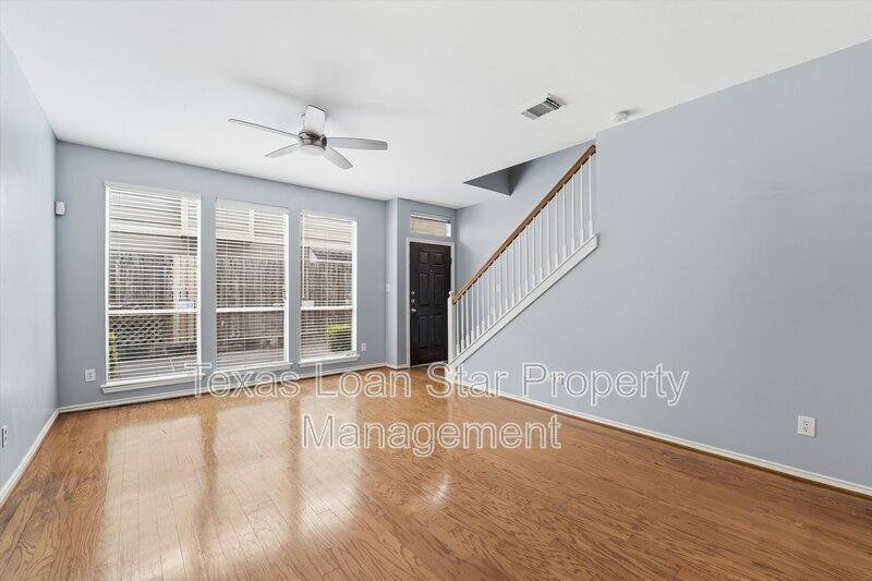 Townhouse for rent at 1507 Sutton St, Houston, TX 77006
