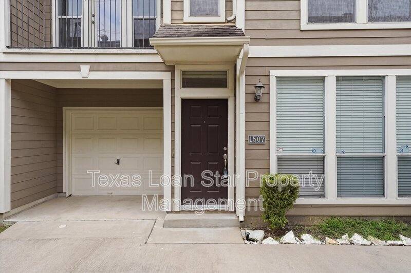 Townhouse for rent at 1507 Sutton St, Houston, TX 77006