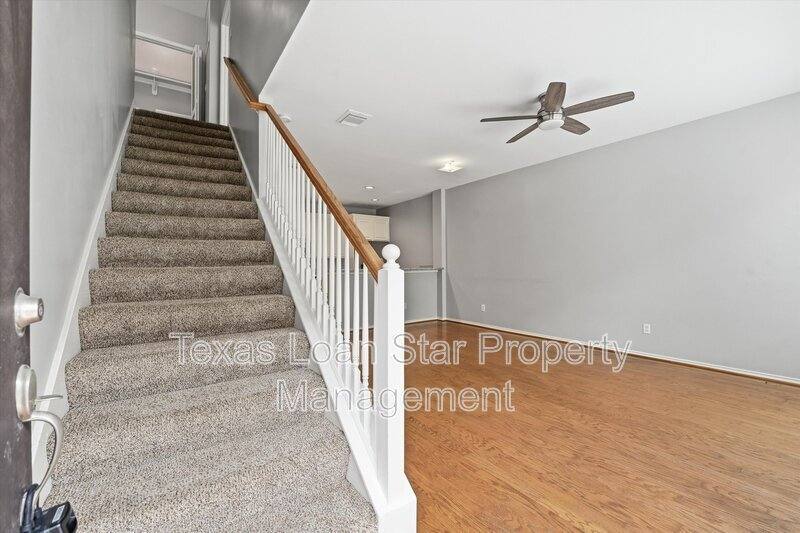Townhouse for rent at 1507 Sutton St, Houston, TX 77006