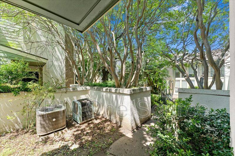 Townhouse for rent at 9621 Walnut St #6106, Dallas, TX 75243
