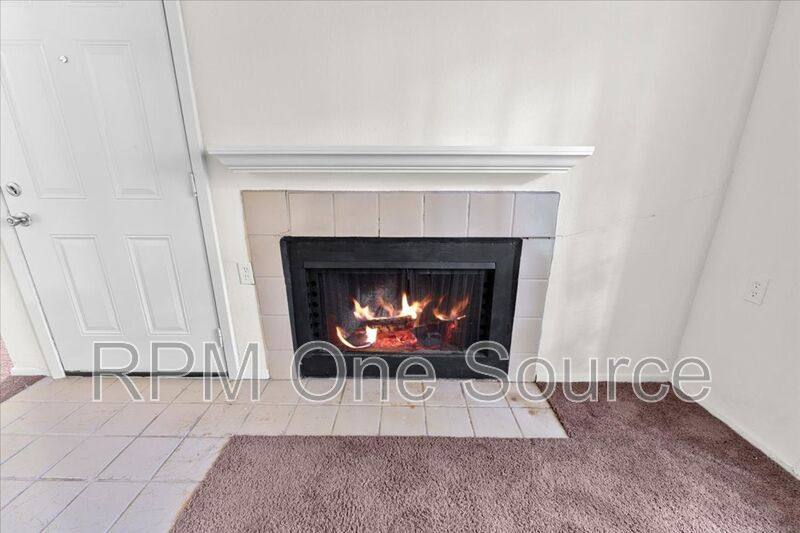 Townhouse for rent at 9621 Walnut St #6106, Dallas, TX 75243