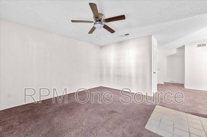 Townhouse for rent at 9621 Walnut St #6106, Dallas, TX 75243