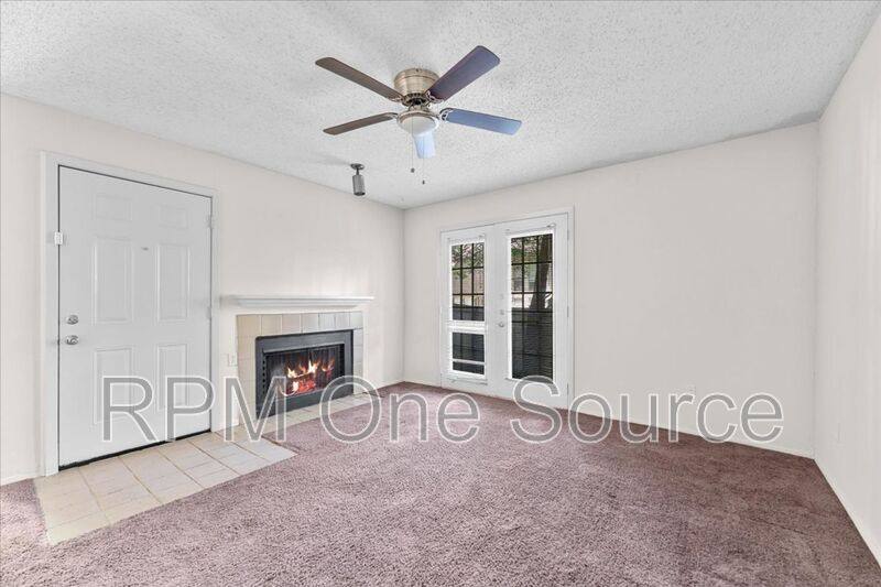 Townhouse for rent at 9621 Walnut St #6106, Dallas, TX 75243