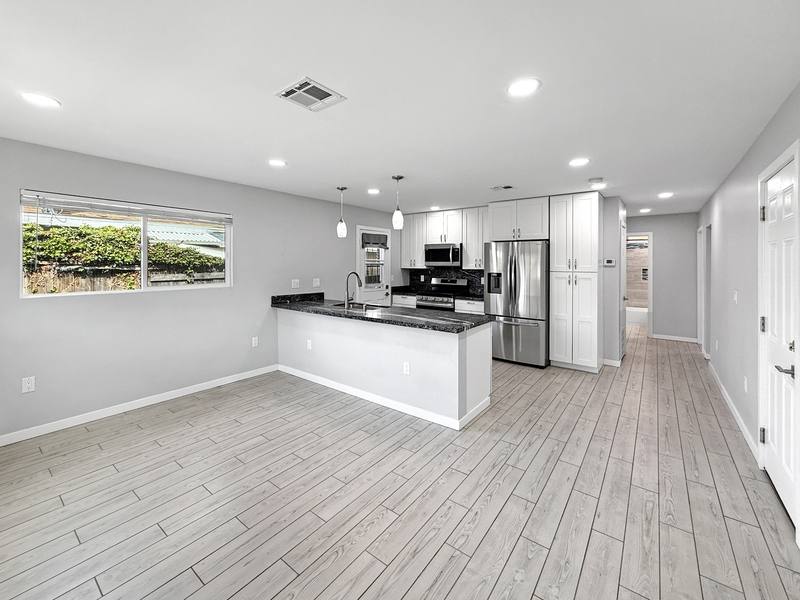 Townhouse for rent at 6123 Horton Dr, La Mesa, CA 91942