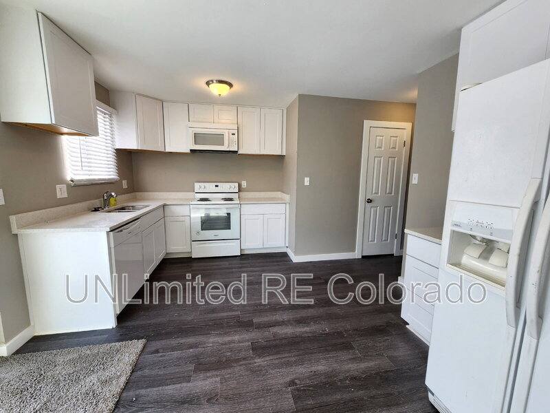 Apartment for rent at 42 Lansing St, Aurora, CO 80010
