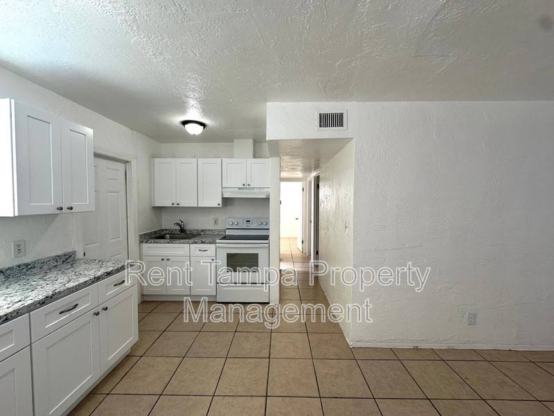 House for rent at 626 31st St S, Saint Petersburg, FL 33712