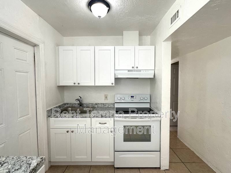 House for rent at 626 31st St S, Saint Petersburg, FL 33712