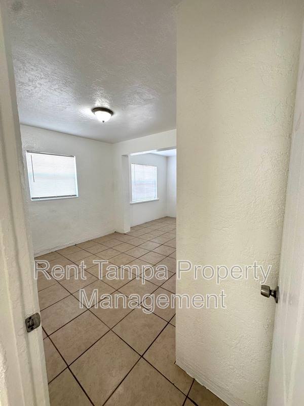 House for rent at 626 31st St S, Saint Petersburg, FL 33712