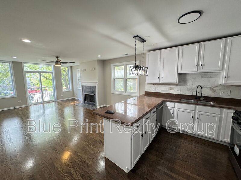 Apartment for rent at 5438 S Indiana #1, Chicago, IL 60615