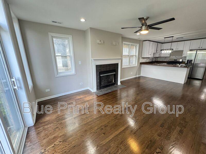 Apartment for rent at 5438 S Indiana #1, Chicago, IL 60615
