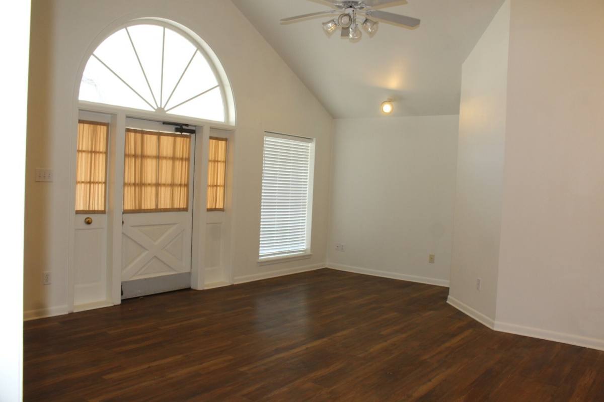 Apartment for rent at 1003 N Davis Ave #20, Cameron, TX 76520