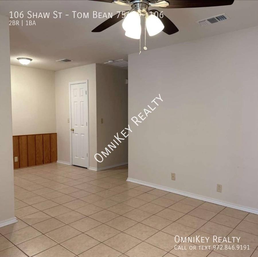 Apartment for rent at 106 Shaw St, Tom Bean, TX 75489