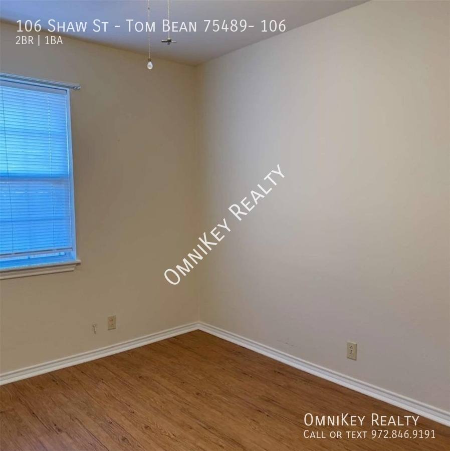 Apartment for rent at 106 Shaw St, Tom Bean, TX 75489