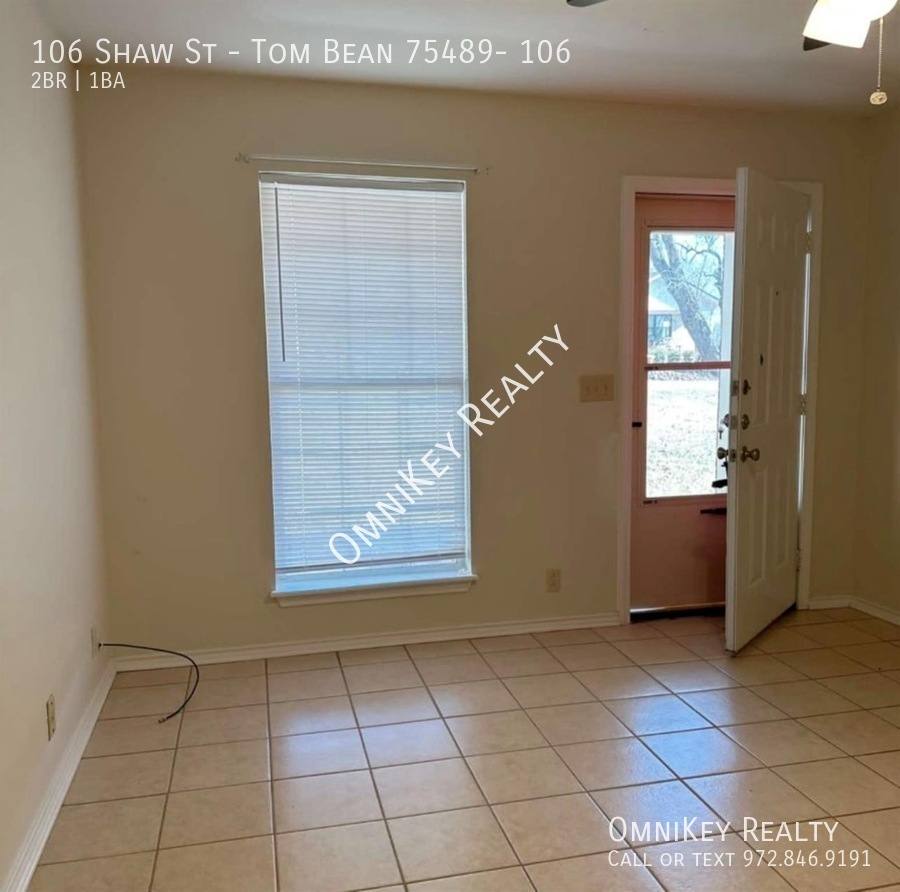 Apartment for rent at 106 Shaw St, Tom Bean, TX 75489