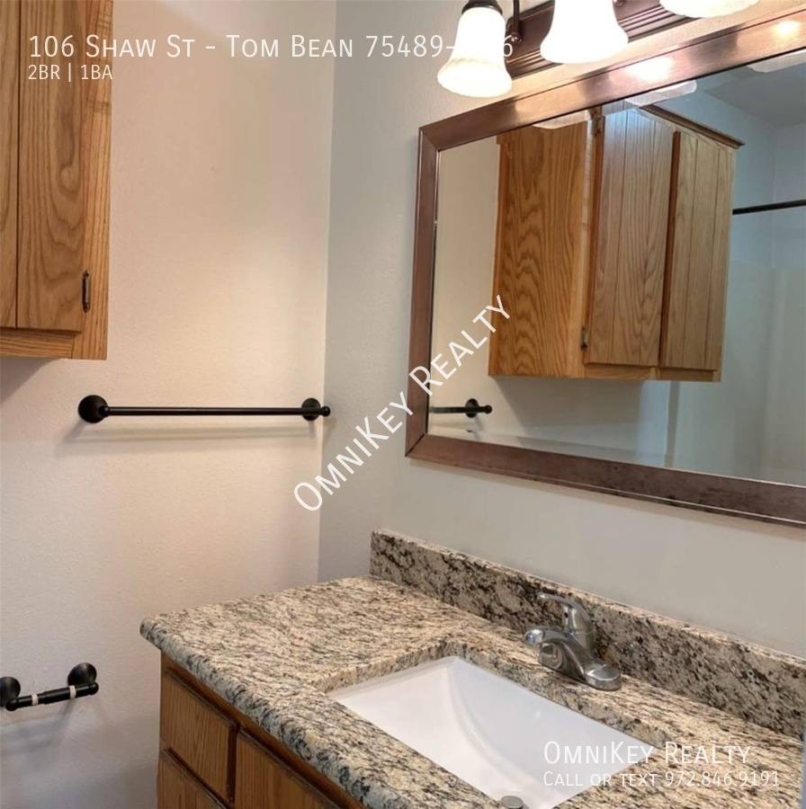 Apartment for rent at 106 Shaw St, Tom Bean, TX 75489