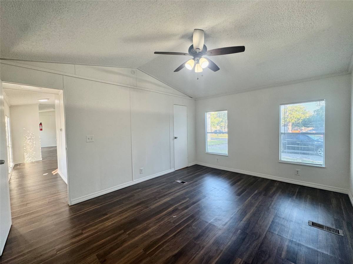 Apartment for rent at 1007 Spooner St, Pasadena, TX 77506