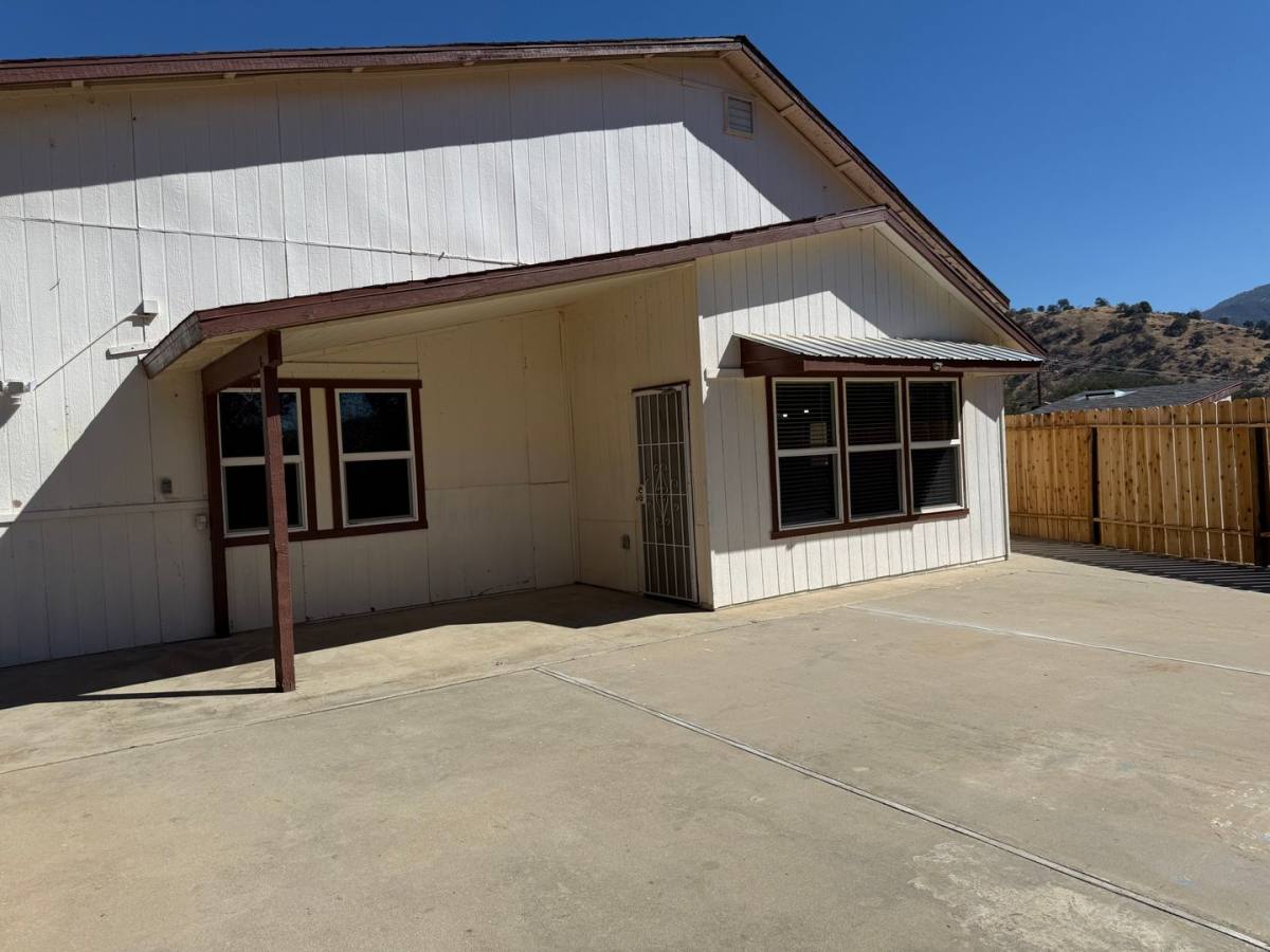 House for rent at 40610 Balch Park Rd, Springville, CA 93265