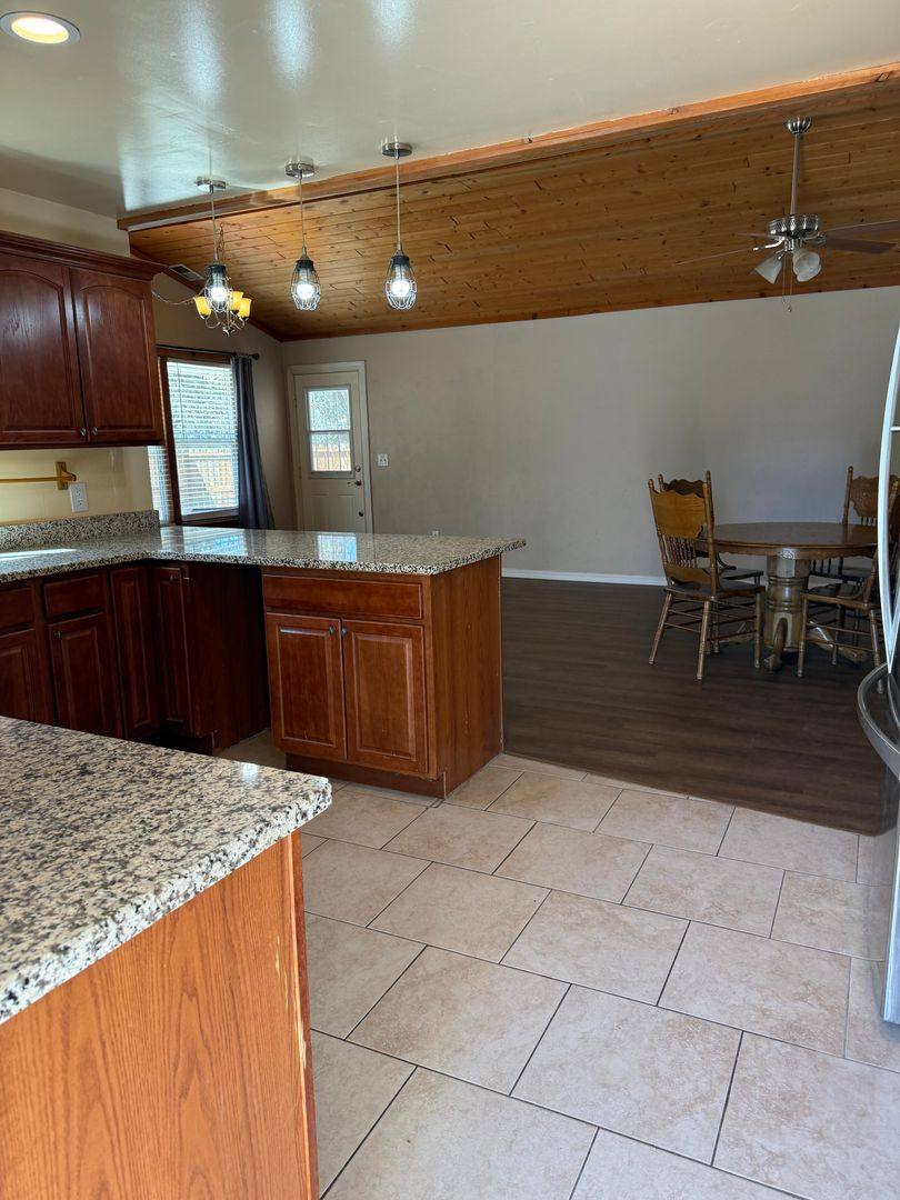 House for rent at 40610 Balch Park Rd, Springville, CA 93265