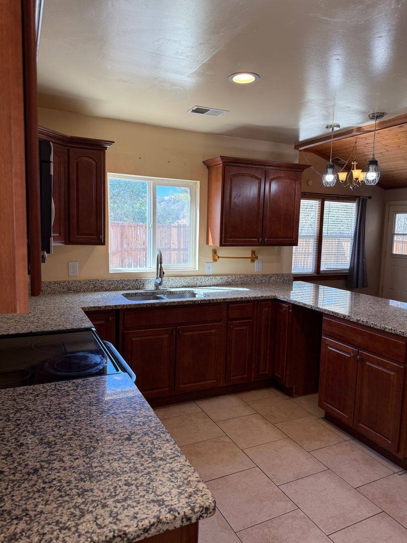 House for rent at 40610 Balch Park Rd, Springville, CA 93265