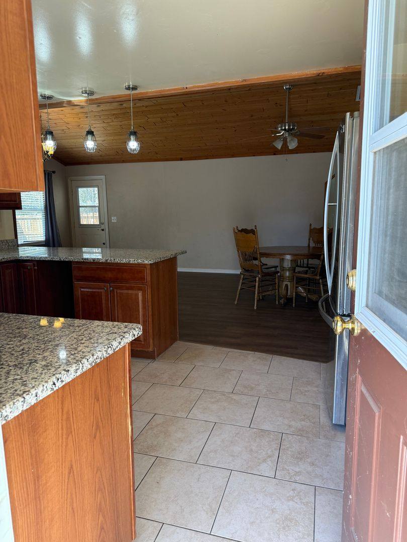 House for rent at 40610 Balch Park Rd, Springville, CA 93265