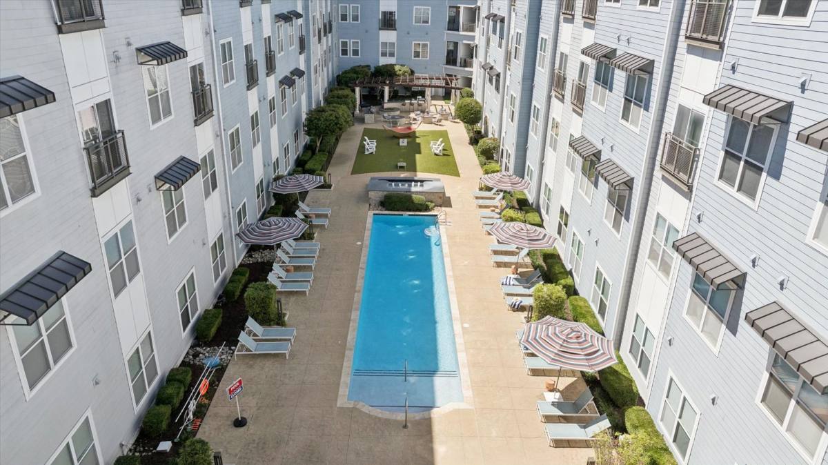Apartment for rent at 201 W 21st St, Norfolk, VA 23517