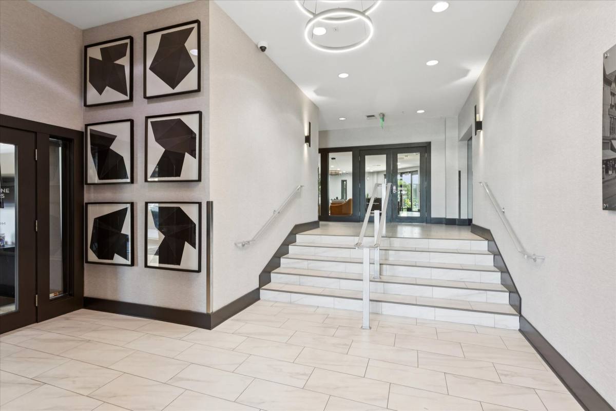 Apartment for rent at 201 W 21st St, Norfolk, VA 23517