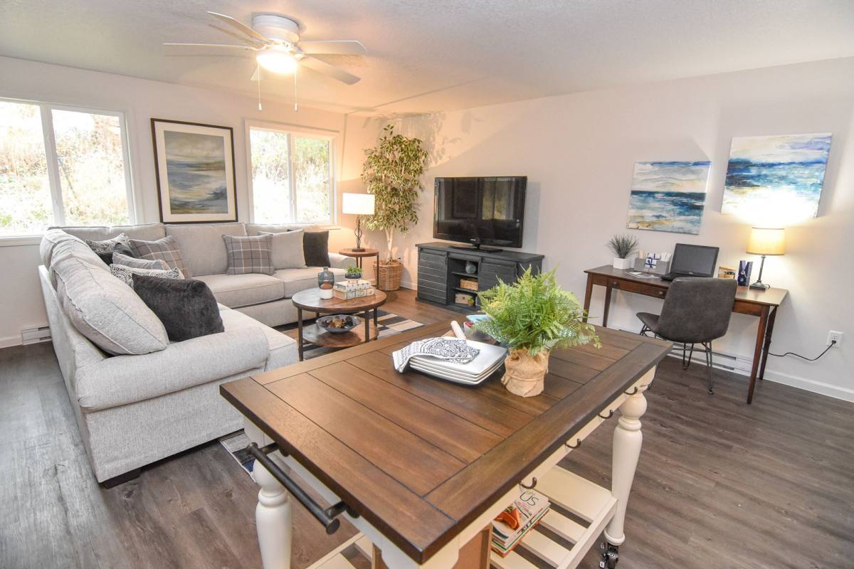 Apartment for rent at 1407 W Mills St, Winterset, IA 50273