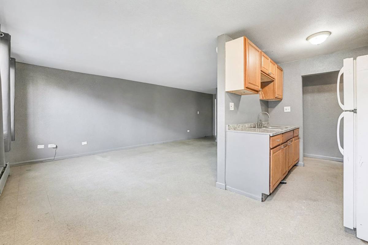 Apartment for rent at 1600 Clinton St, Aurora, CO 80010