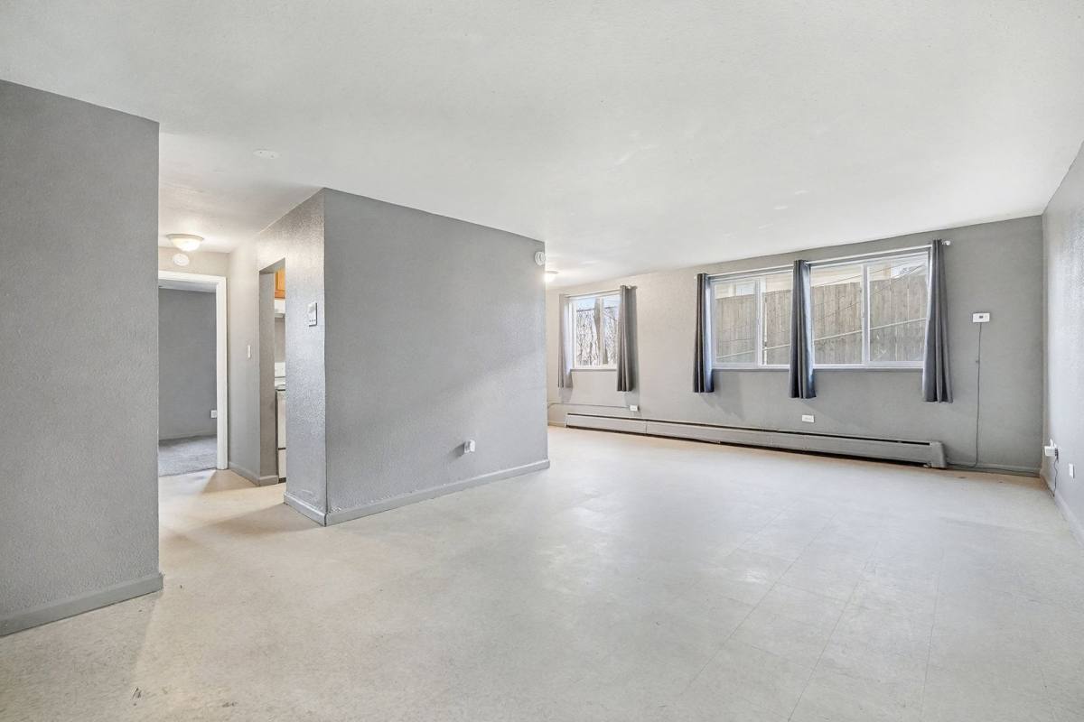 Apartment for rent at 1600 Clinton St, Aurora, CO 80010