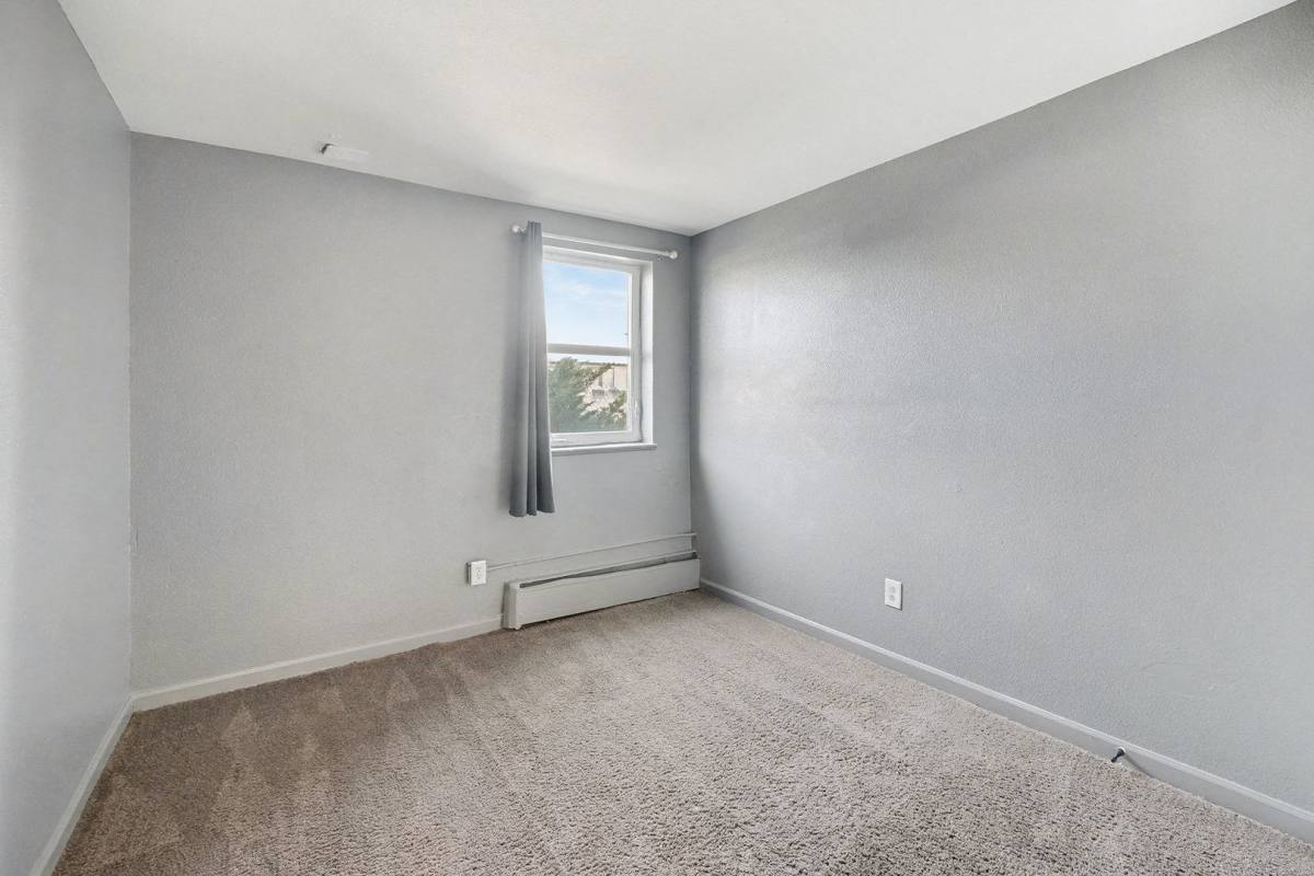 Apartment for rent at 1600 Clinton St, Aurora, CO 80010