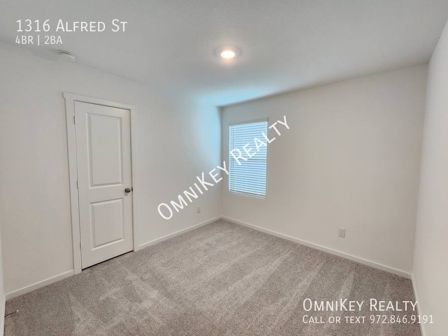 House for rent at 1316 Alfred St, Howe, TX 75459