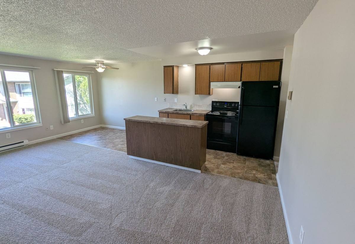 Apartment for rent at 470-488 24th St NE, Salem, OR 97301