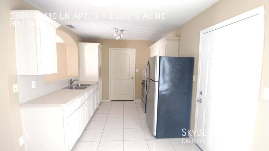 Apartment for rent at 1304 Acme Lane #3, Edinburg, TX 78541