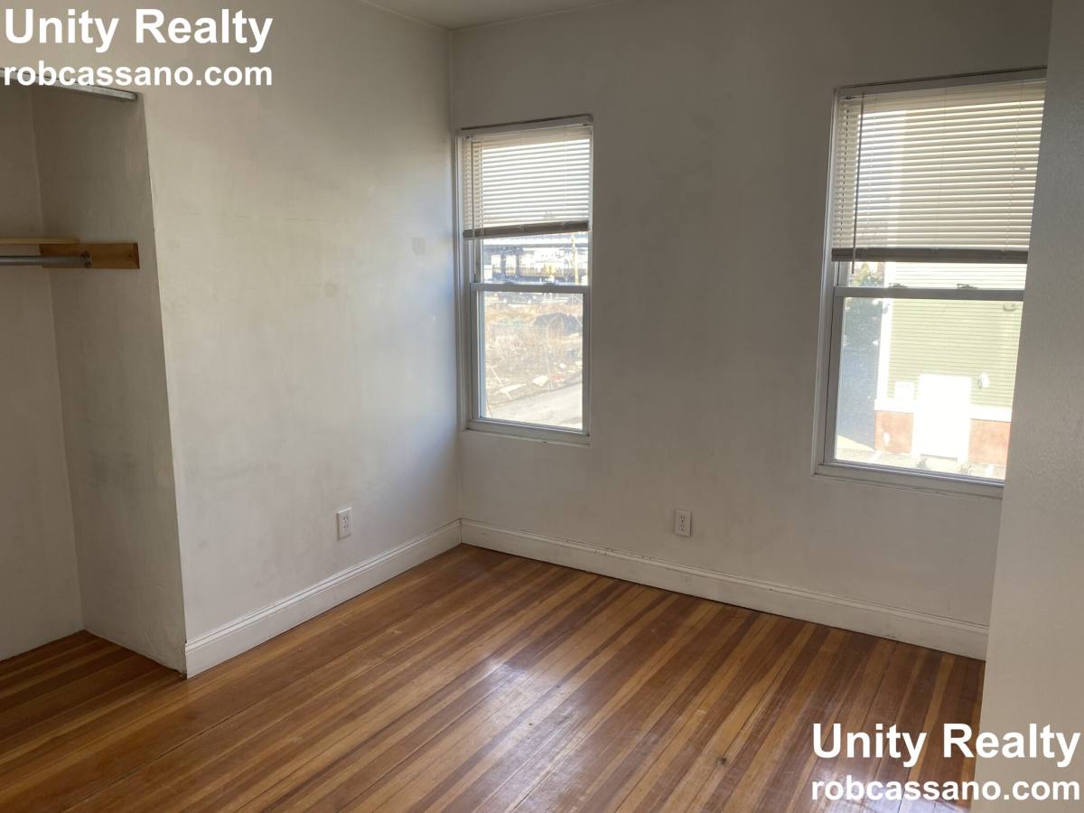 Apartment for rent at 86 Fellsway W, Somerville, MA 02145