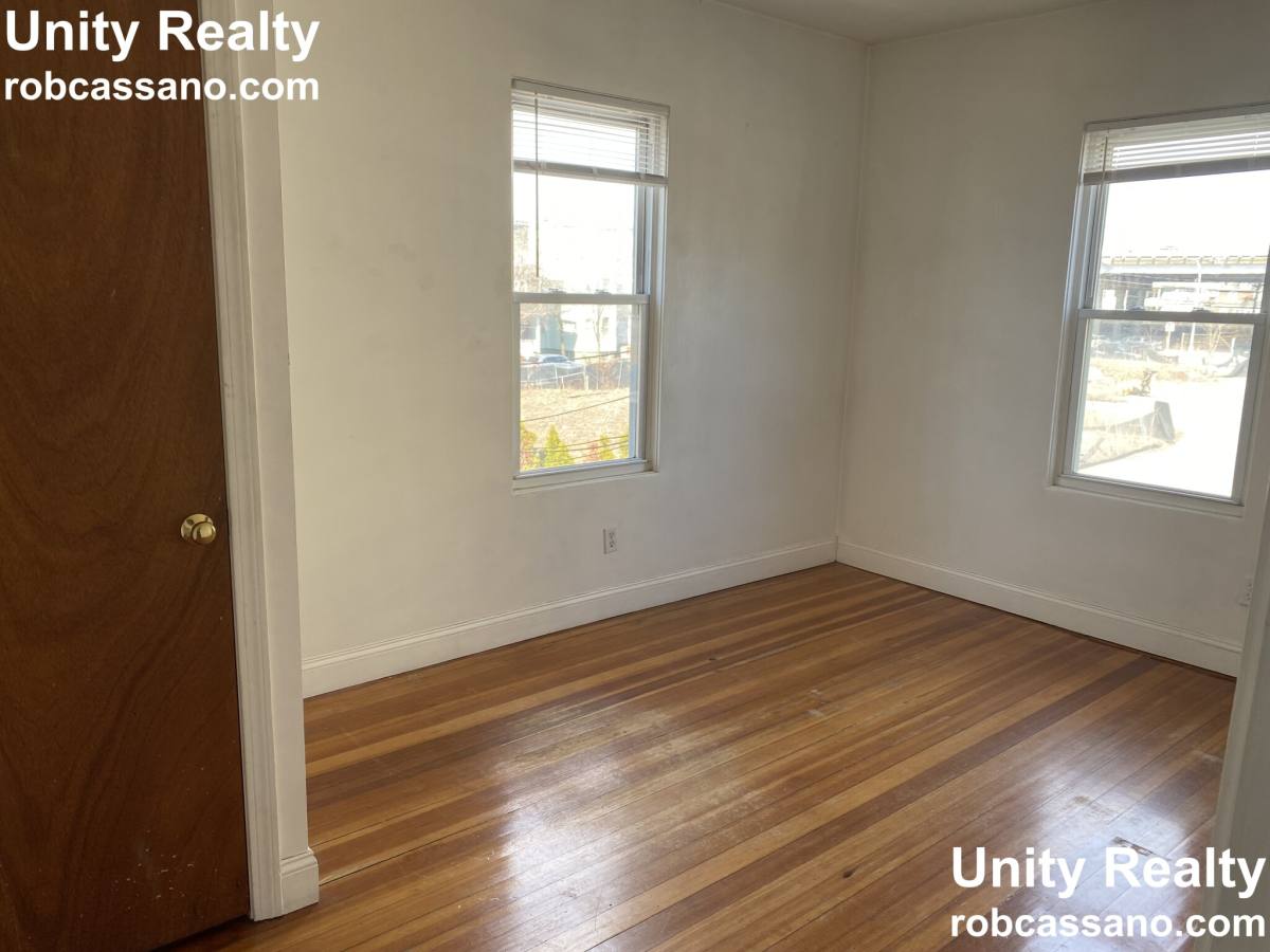 Apartment for rent at 86 Fellsway W, Somerville, MA 02145
