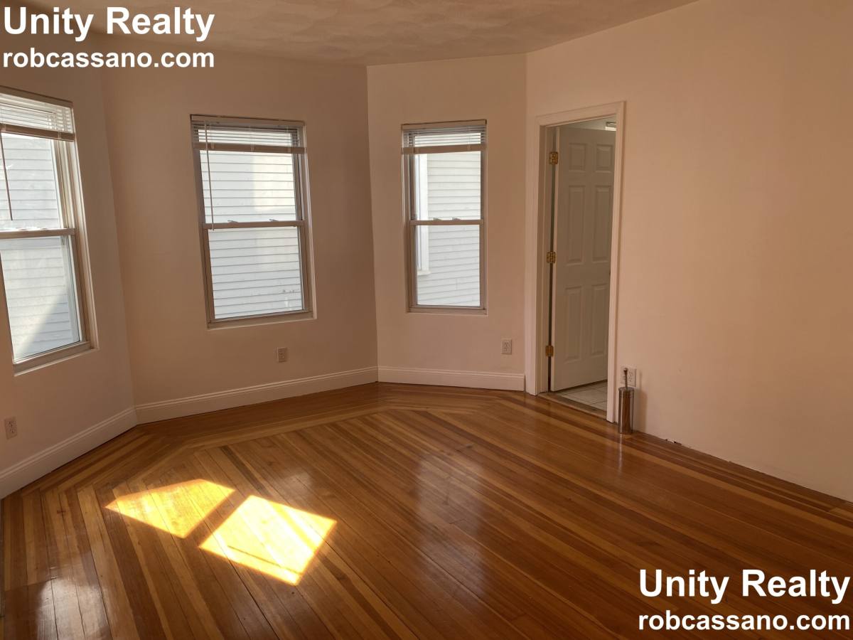 Apartment for rent at 86 Fellsway W, Somerville, MA 02145