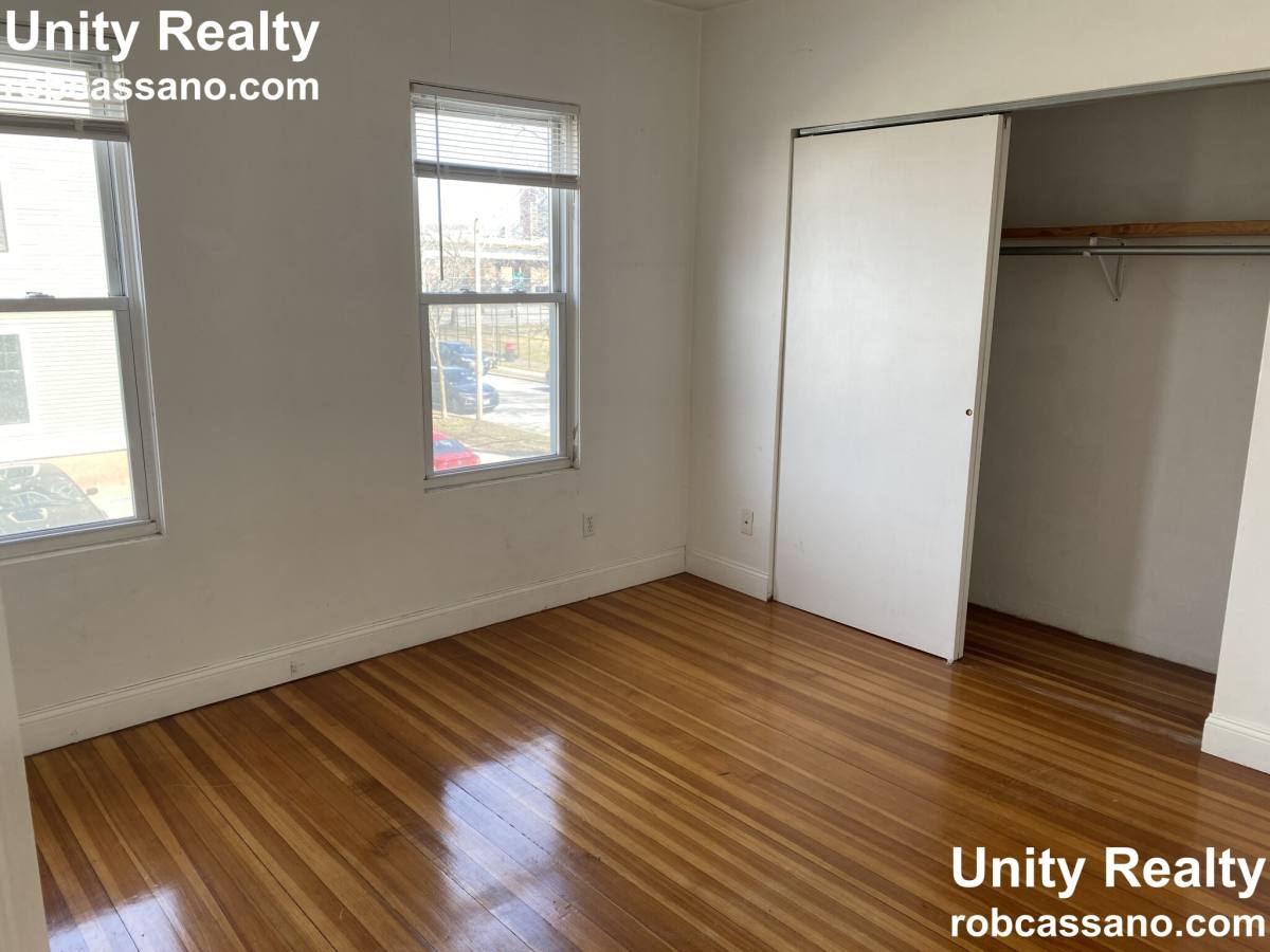 Apartment for rent at 86 Fellsway W, Somerville, MA 02145