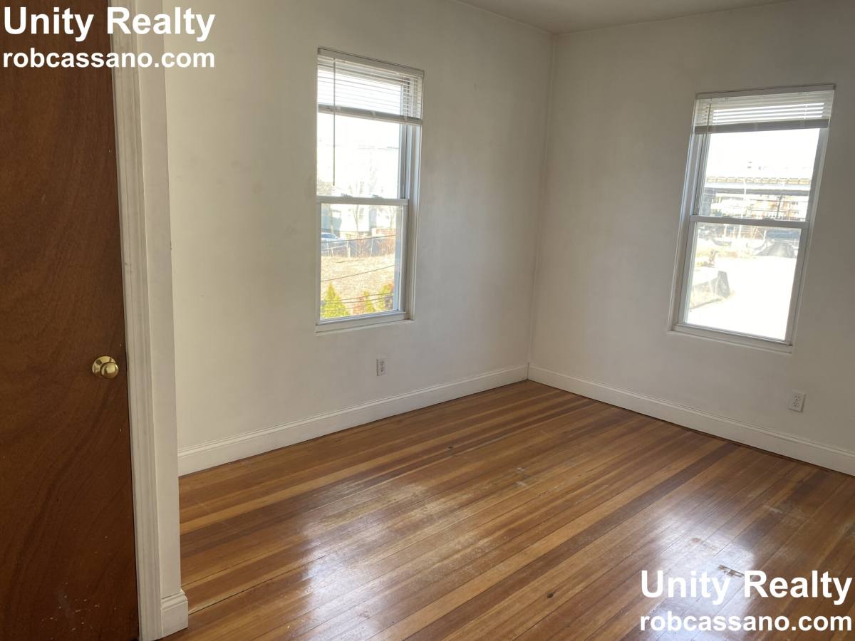Apartment for rent at 86 Fellsway W, Somerville, MA 02145