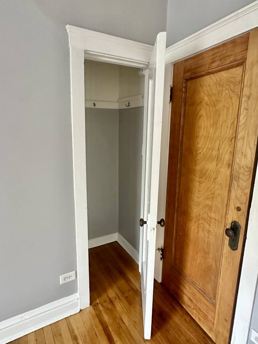 Apartment for rent at 5358 N Winthrop Ave - 3rd, Chicago, IL 60640
