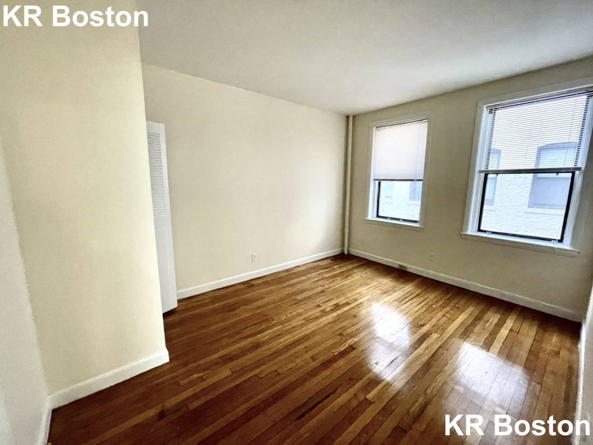 Apartment for rent at 1137 Commonwealth Ave #1, Allston, MA 02134