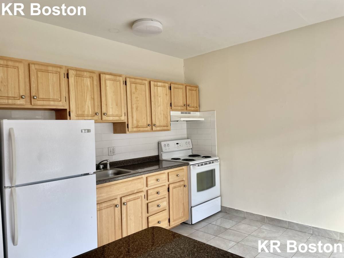 Apartment for rent at 1137 Commonwealth Ave #1, Allston, MA 02134