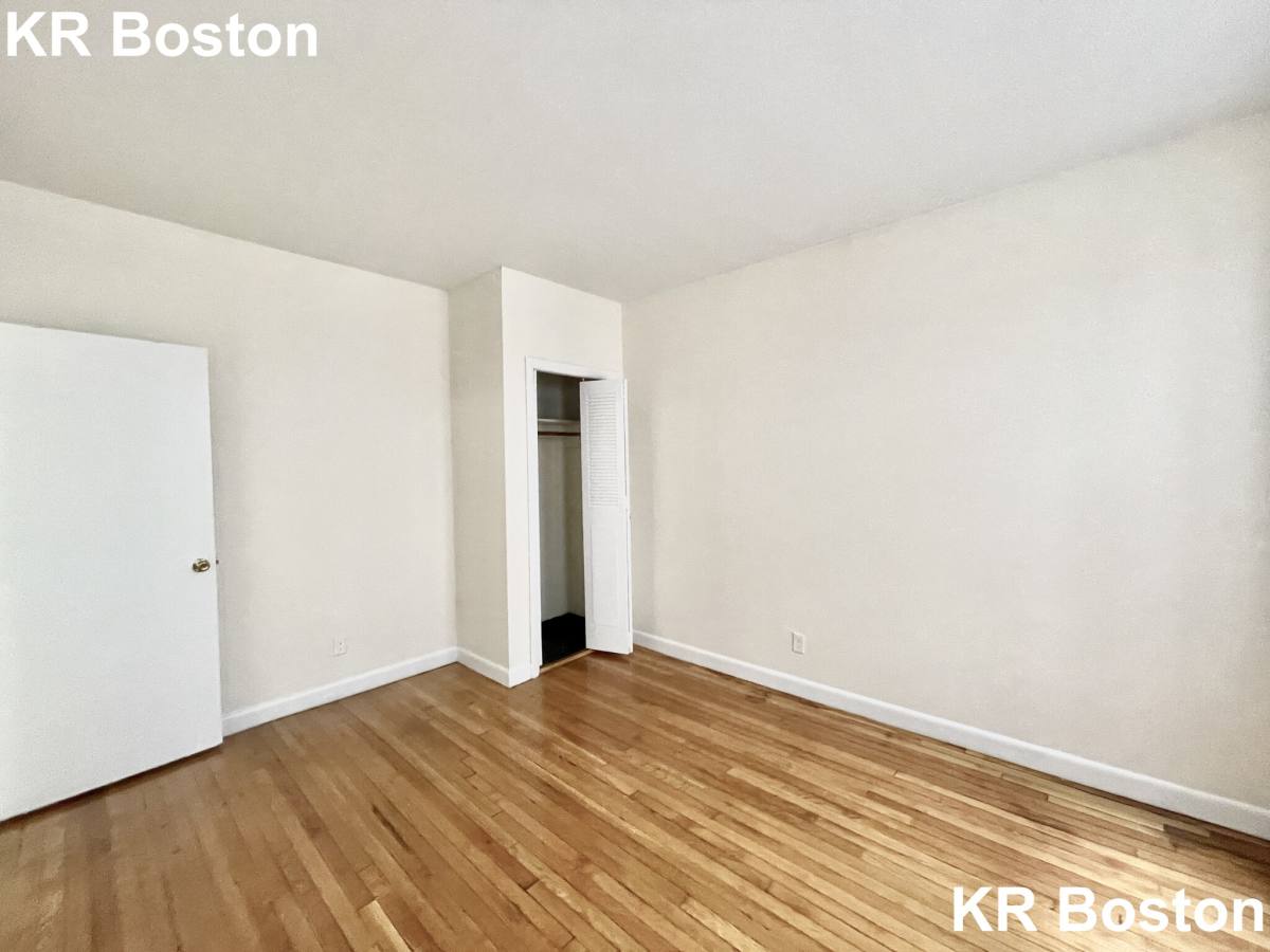 Apartment for rent at 1137 Commonwealth Ave #1, Allston, MA 02134