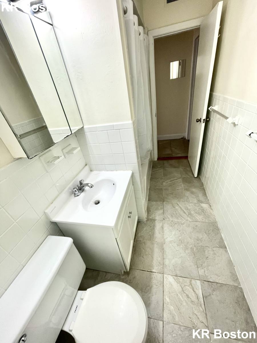 Apartment for rent at 1137 Commonwealth Ave #1, Allston, MA 02134