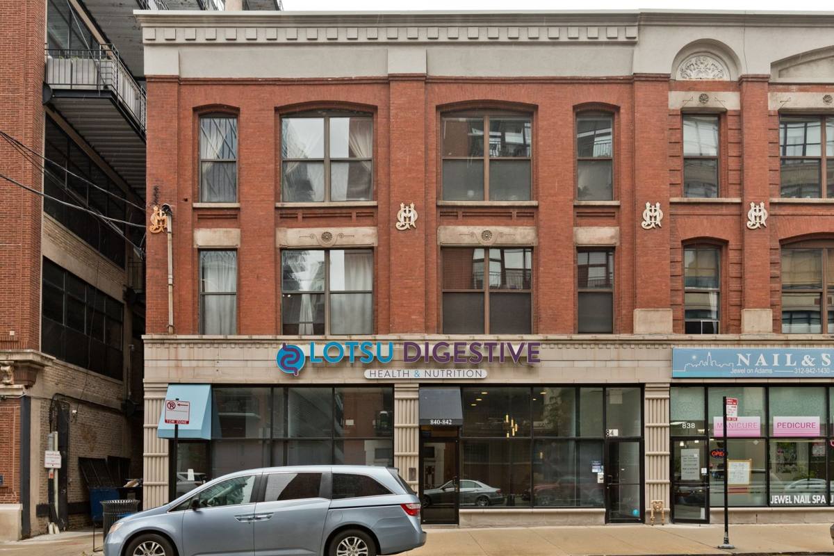 Condo for rent at 842 W Adams St #3, Chicago, IL 60607